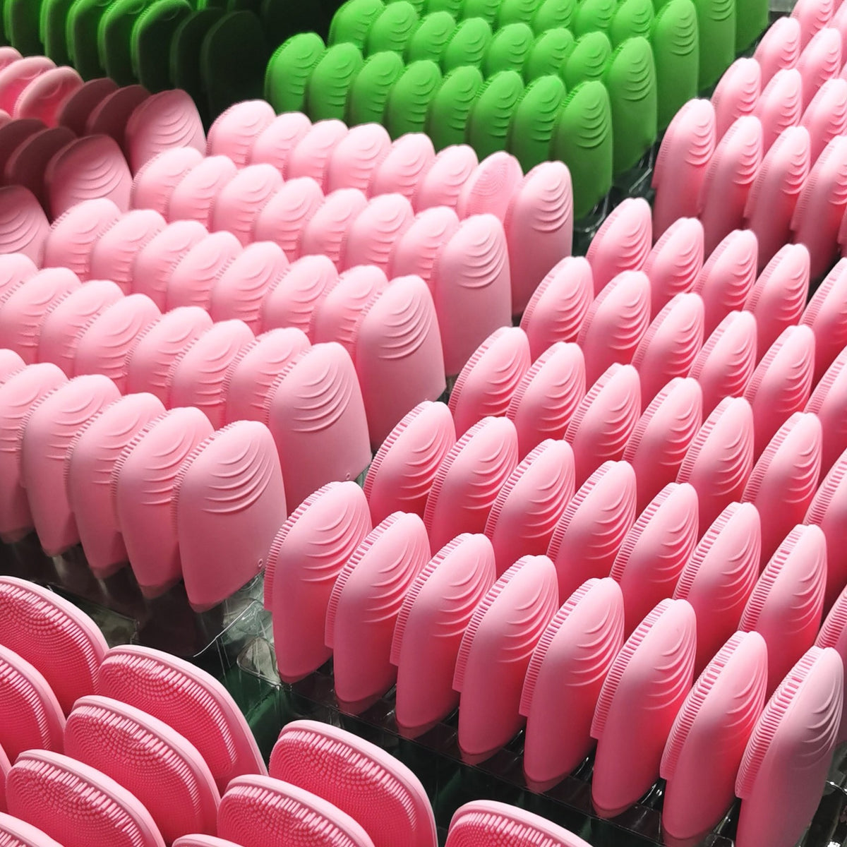 BUBOW Sonic Silicone Facial Cleansing Brush – product photo 3